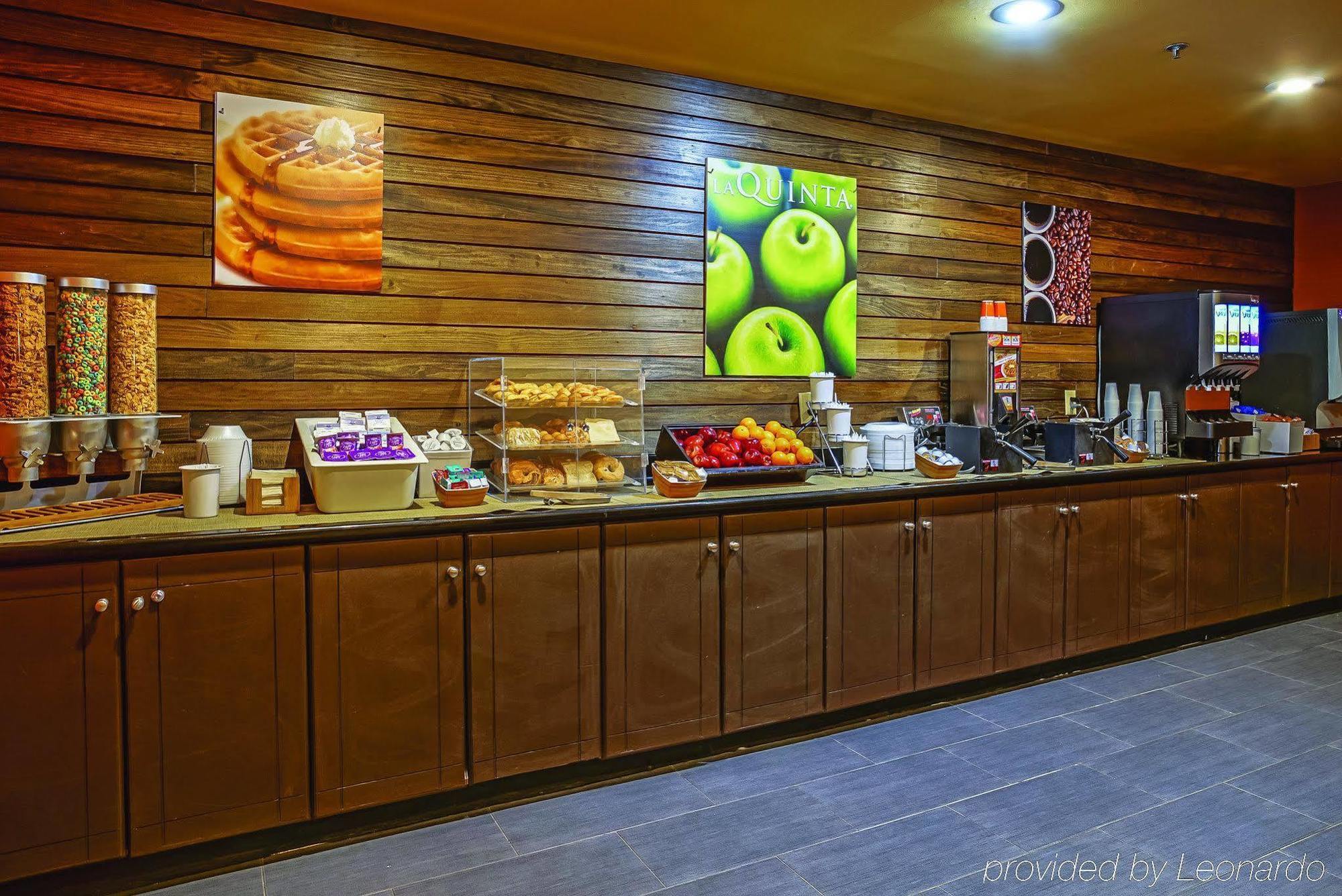 Holiday Inn & Suites Philadelphia-Runnemede/Exit 3-New Jersey Turnpike Buitenkant foto