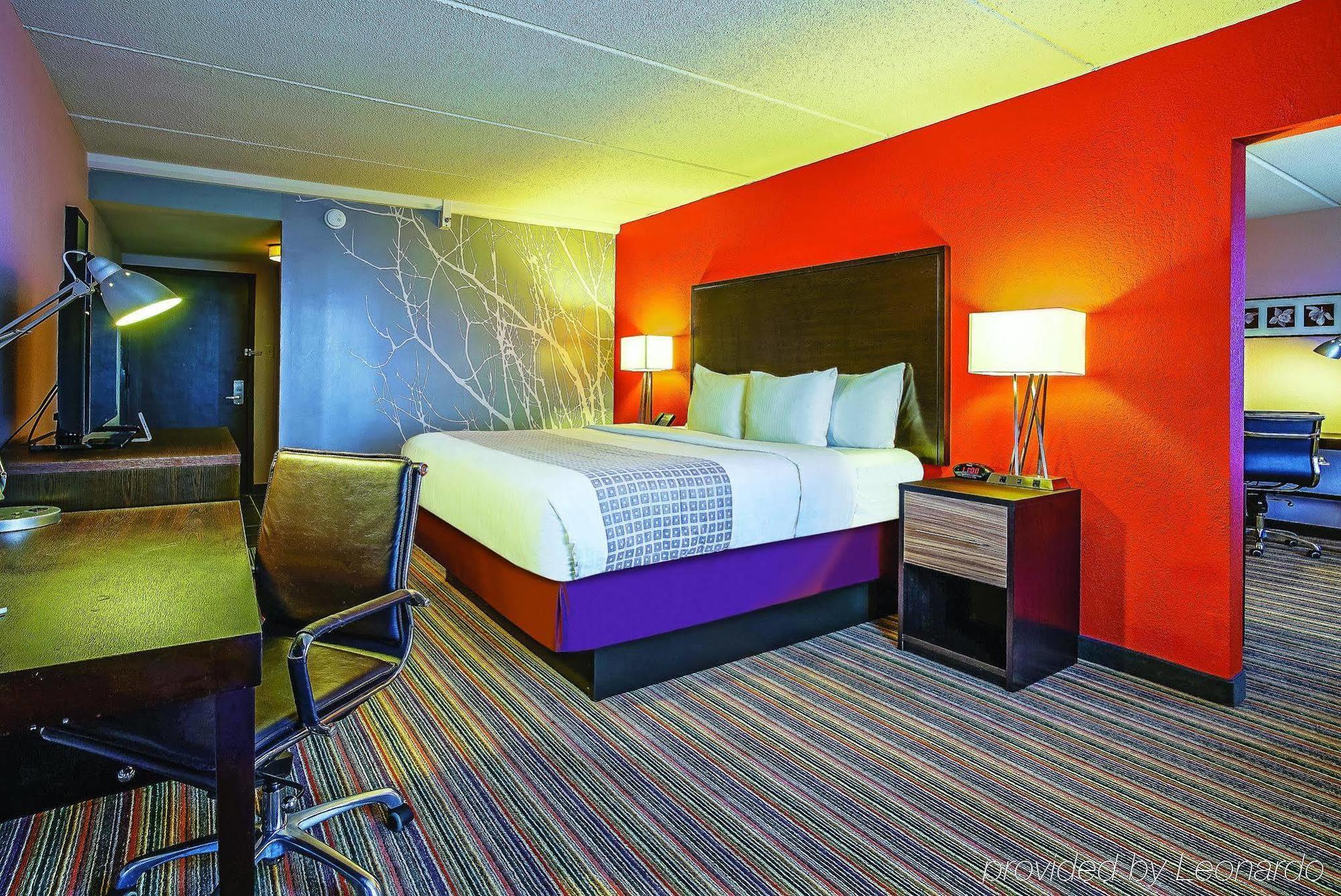 Holiday Inn & Suites Philadelphia-Runnemede/Exit 3-New Jersey Turnpike Buitenkant foto