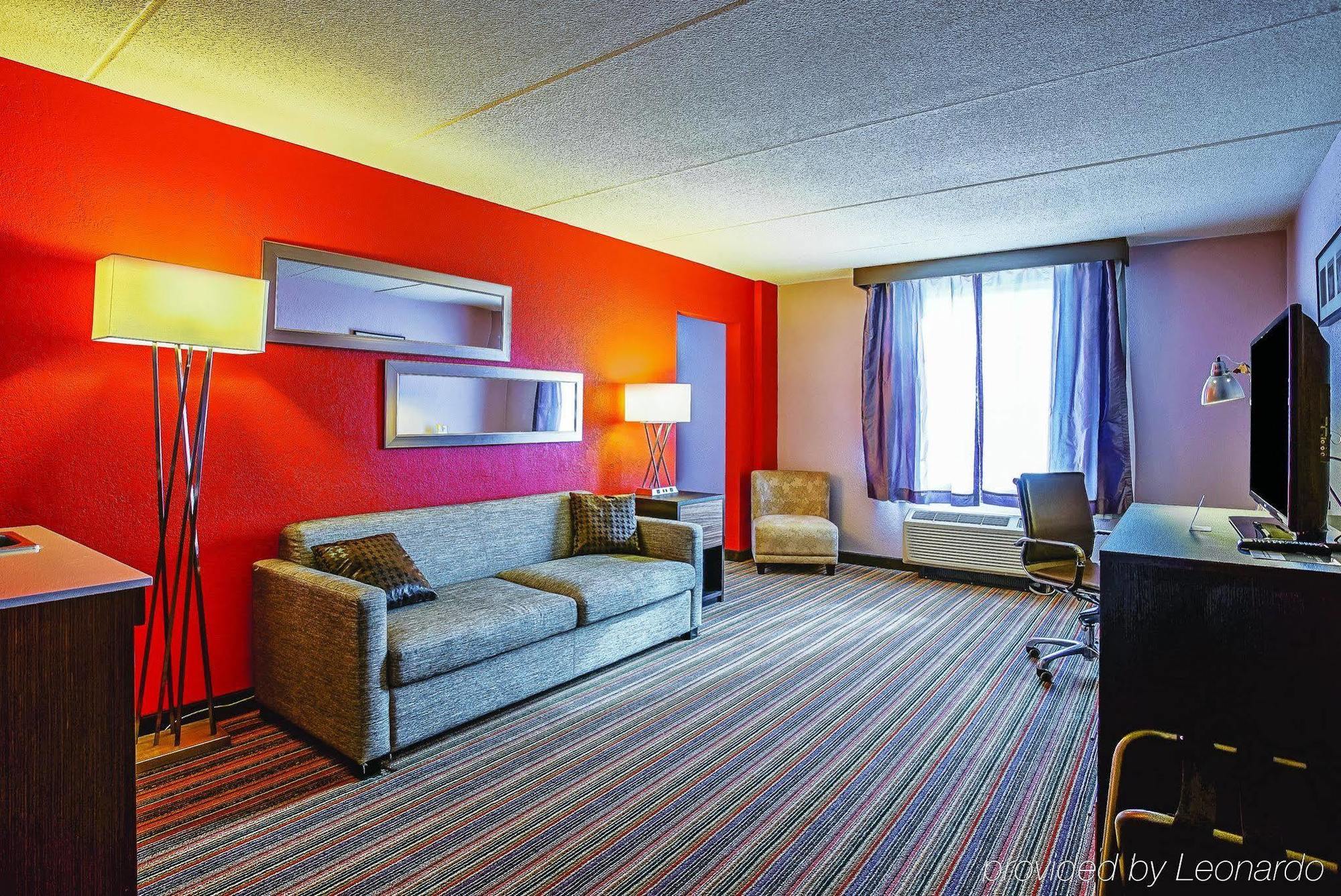Holiday Inn & Suites Philadelphia-Runnemede/Exit 3-New Jersey Turnpike Buitenkant foto